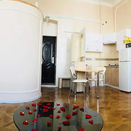 Apartment In The City Center Ivano-Frankivsk Exterior photo