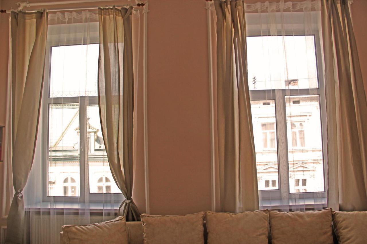 In The Center Apartment
